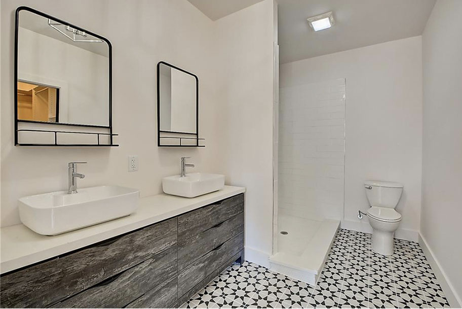 Double Sinks Attached to Master Bathroom