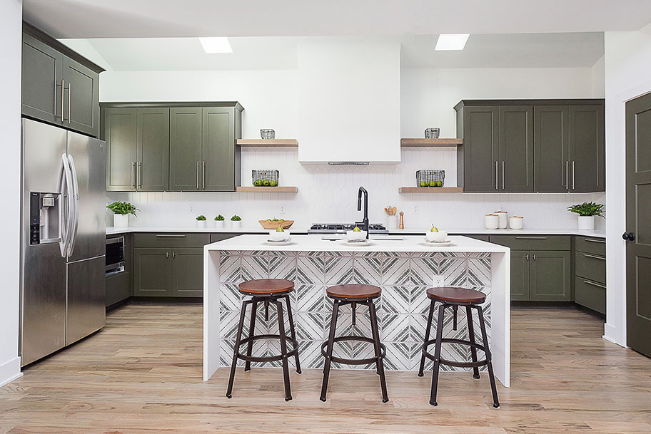 Large Kitchen w/ Skylights