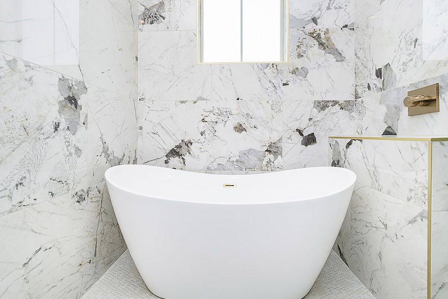 2313 Central Bath Tub