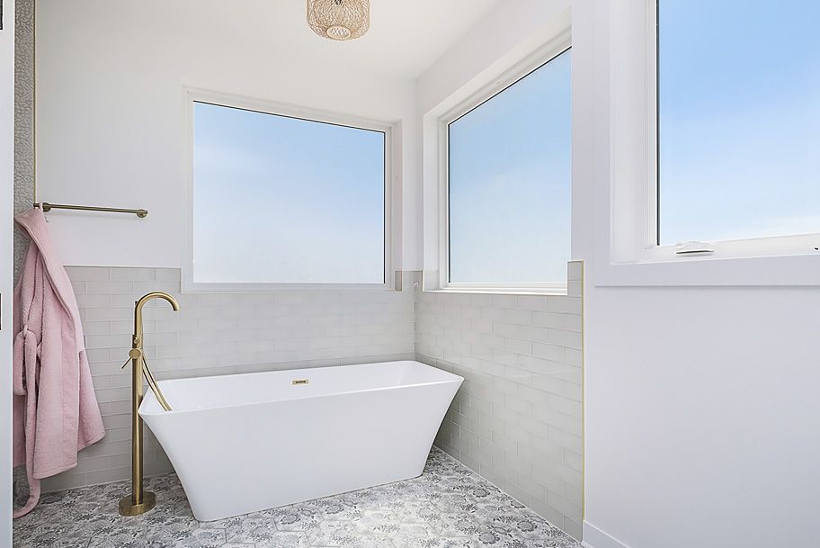 Modern Master Bathroom Soaking Tub