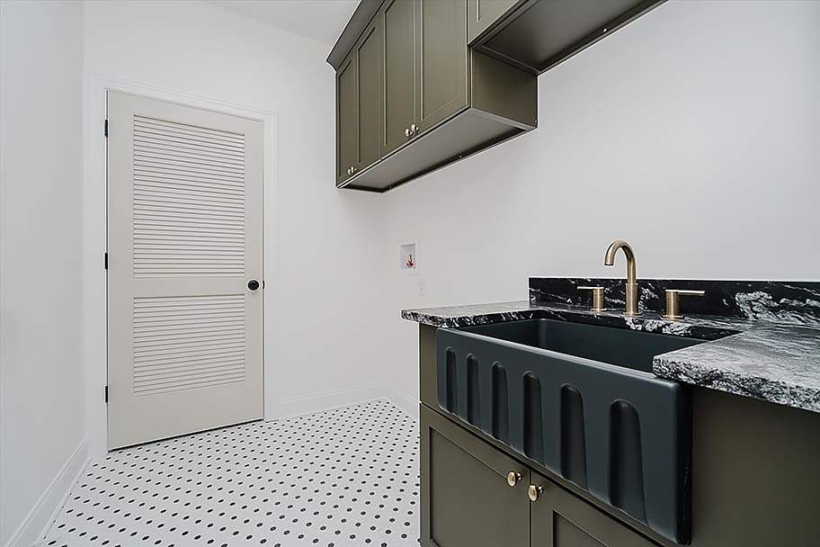 28 laundry room web
