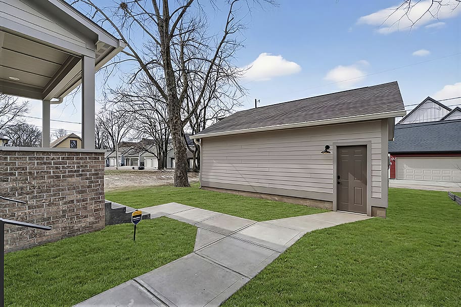 41 back detached garage